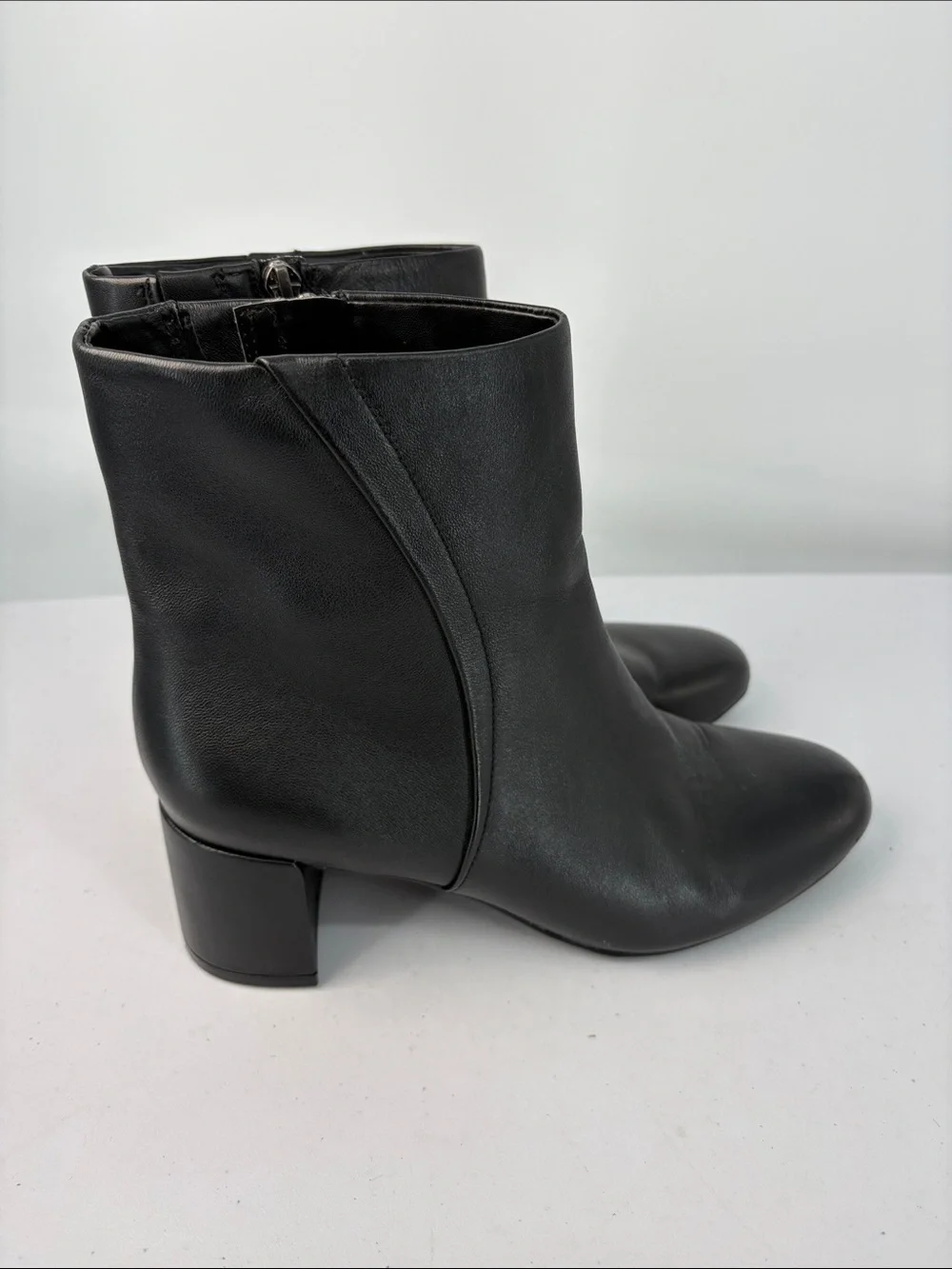 🗑️ Naturalizer River Black Leather Ankle Boots